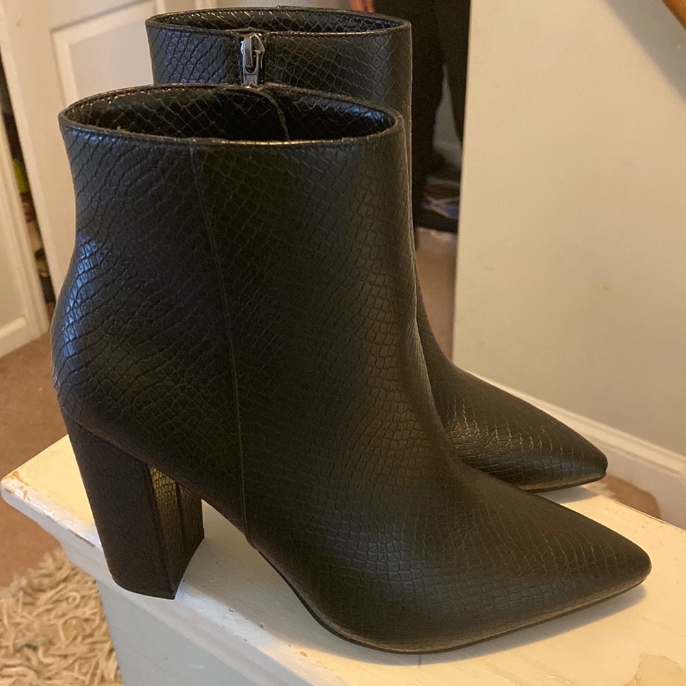 Perfect black ankle boots!